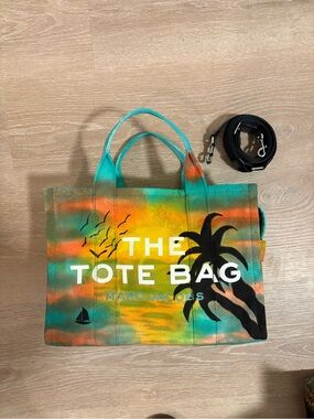 Medium Marc Jacobs “Tropical Sunset” 🌅 The Tote Bag